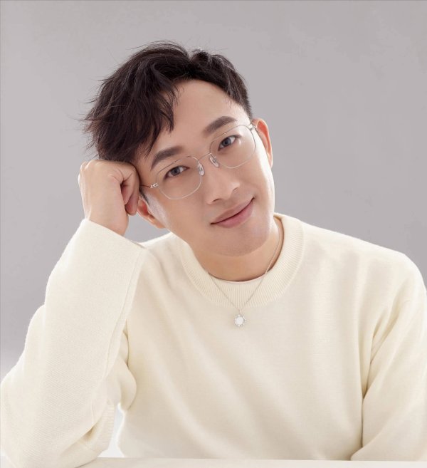 股票配资门户论坛 于正选角审美崩塌！网红脸霸屏遭群嘲，被弃实力派却逆袭打脸